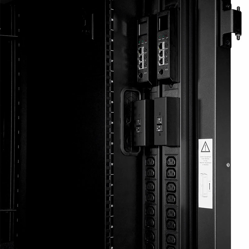 21.06kW 3-Phase 32A/380V Switched Rack PDU, 21 x C13 & 3 x C19 Outlets, IEC309 32A 3P+N+E Plug, 10ft Cord, 0U Vertical