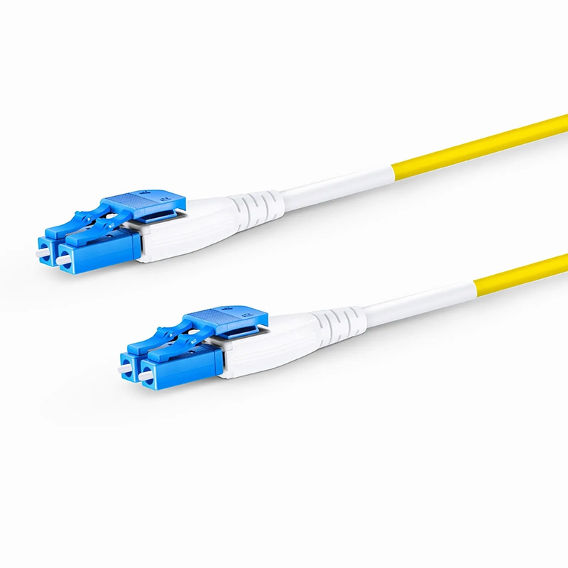 3m (10ft) Fiber Patch Cable, 4 Fibers, 2 x CS™ UPC Duplex to 2 x LC UPC Duplex Flat Clip Uniboot, Single Mode (OS2), Riser (OFNR), 2.0mm, Yellow, for 200/400/800G Network Connection